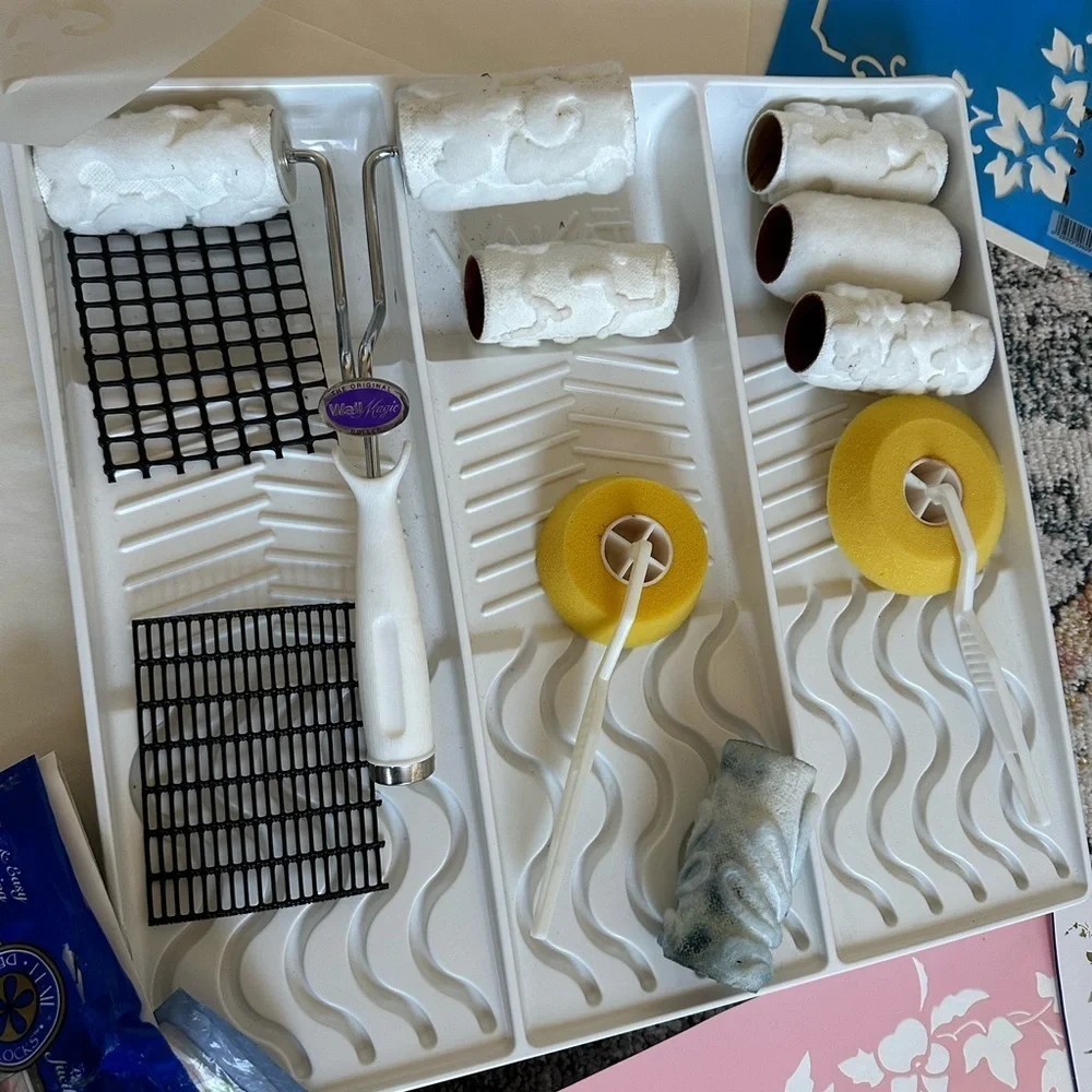 Vintage Wakat Wall Magic QVC Paint Roller Kit & Lots of vintage stencil Extras